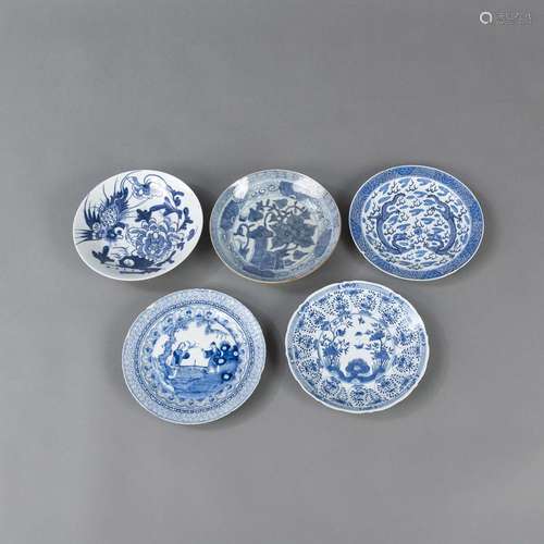 FIVE BLUE AND WHITE PORCELAIN DISHES