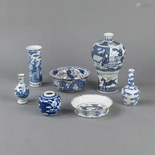 FIVE BLUE AND WHITE PORCELAIN VASES AND TWO BOWLS WITH DRAGO...