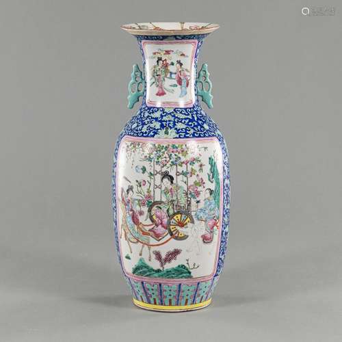 A TWIN-HANDLED FAMILLE ROSE LITERARY SCENE VASE