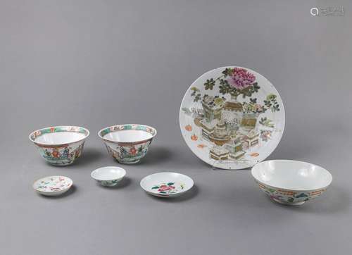 A FAMILLE ROSE AND VERTE PORCELAIN PLATE, THREE DISHES, AND ...