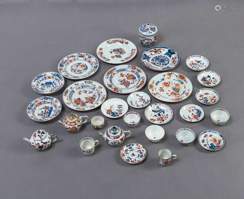 LOT OF IMARI PORCELAIN PIECES: SIX PLATES, THREE TEAPOTS, ON...