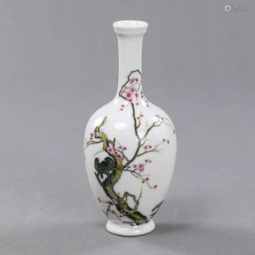 A FAMILLE ROSE PORCELAIN VASE WITH PRUNUS BRANCH AND BIRDS