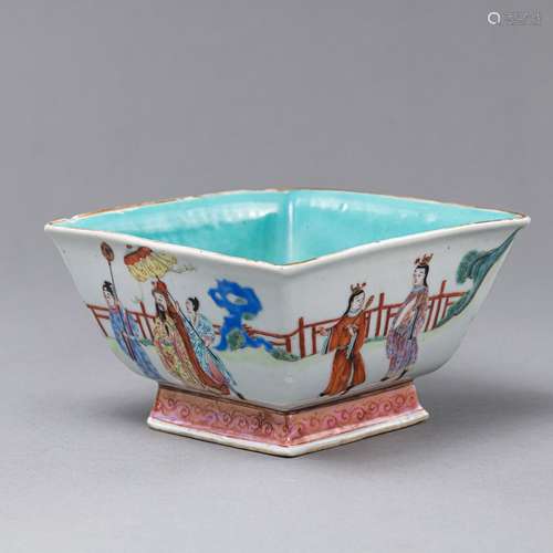 A SQUARE FAMILLE ROSE FIGURAL BOWL