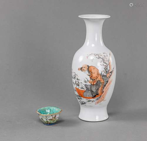 A VASE WITH GRISAILLE AND ORANGE-RED DECORATION, A BOWL