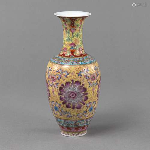 SMALL POLYCHROME PAINTED VASE WITH LOTUS DECORATION