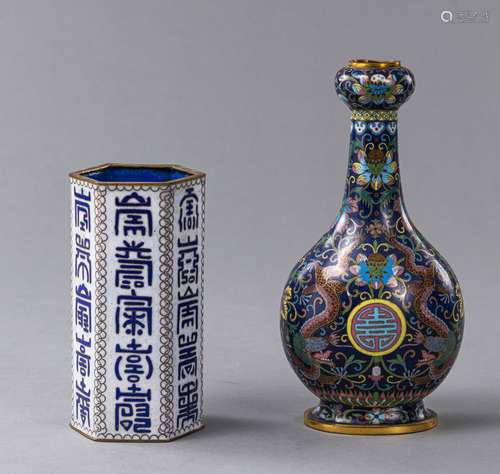 A CLOISONNÉ GARLIC-HEAD VASE AND A 'SHOU' BRUSH PO...