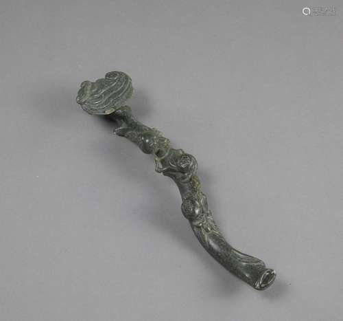 A JADE RUYI SCEPTRE WITH POMEGRANATES