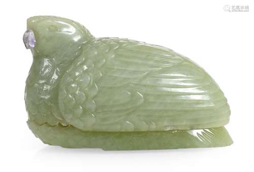 A QUAIL-SHAPED JADE BOX AND COVER