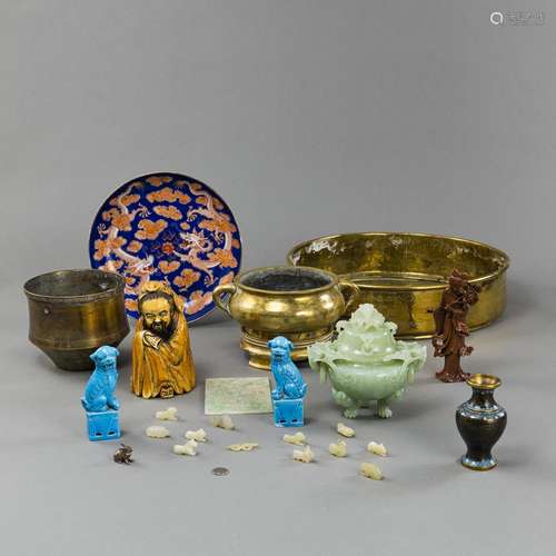 A GROUP OF VARIOUS WORKS OF ART, E.G. A PORCELAIN DISH, A BR...