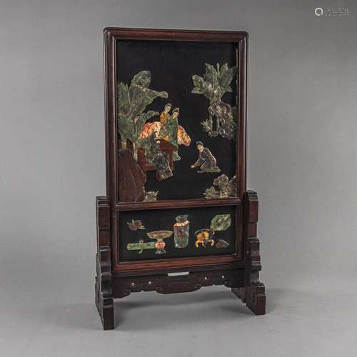 A WOOD TABLE SCREEN WITH INLAID FIGURES AND ANTIQUES DECOR