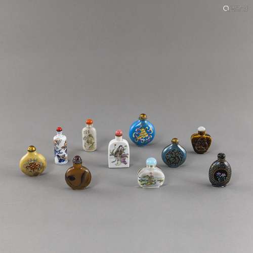 Ten snuff bottles made of porcelain, cloisonné, glass, agate...