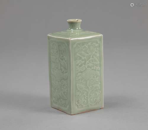 A SQUARE CELADON TOKKURI SAKE BOTTLE