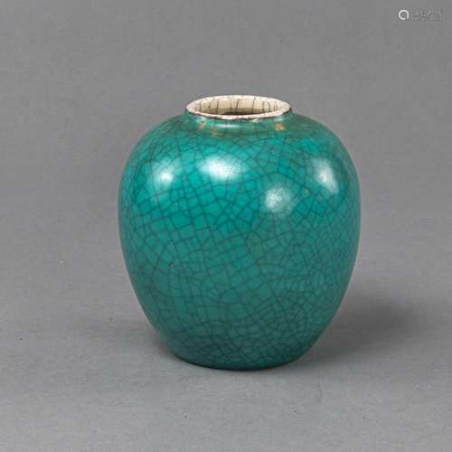 A TURQUOISE-CRACKLE-GLAZED PORCELAIN VASE