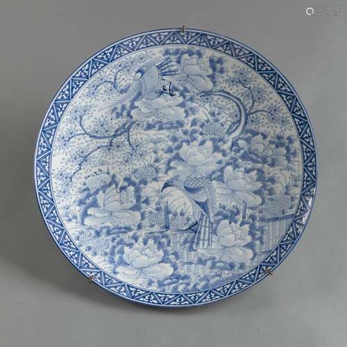 A LARGE BLUE AND WHITE HIRADO PORCELAIN CHARGER