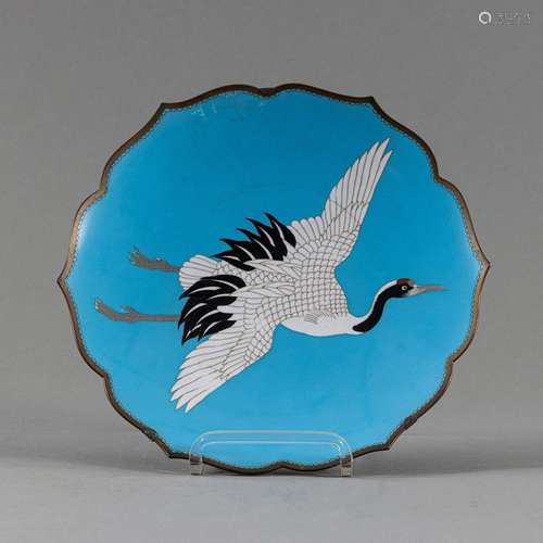 A FOLIATED CLOISONNÉ CRANE DISH