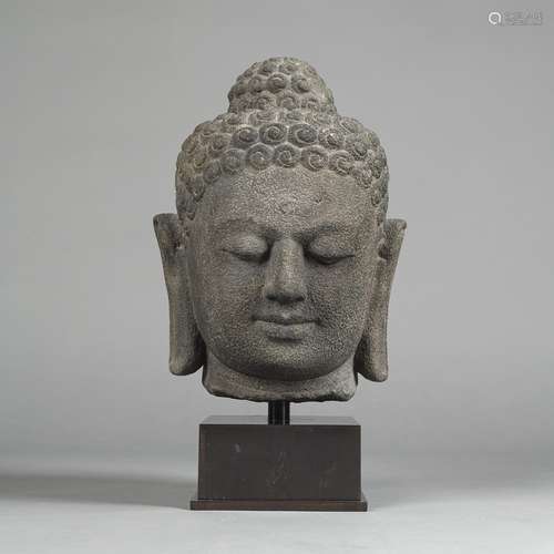 AN VOLCANIC STONE HEAD OF BUDDHA SHAKYAMUNI