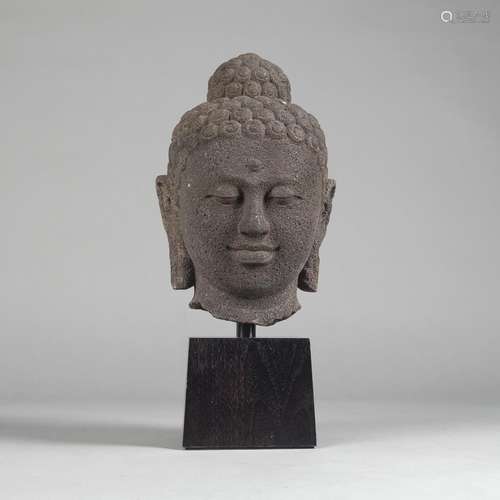 AN VOLCANIC STONE HEAD OF BUDDHA SHAKYAMUNI