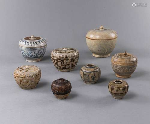 A GROUP OF FIVE LIDDED BOXES AND THREE VASES