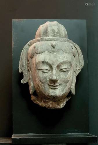 Tête de Boddhisattva à l’expression méditative