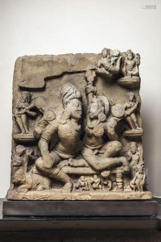 Umamahesvara illustrant Shiva et Parvati tendrement enlacés