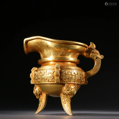 A Fine Gilt-bronze Wine Vessel With Dragon Pattern