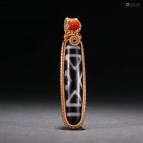 A Delicate 18K Gold Inlaid Dzi Pendant