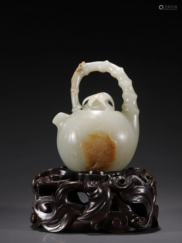 A Top Hetian Jade Lifting Beam Pot Ornament