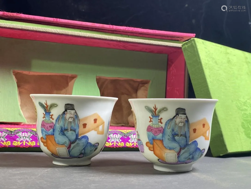 A Pair of Famille-rose Figures Cups