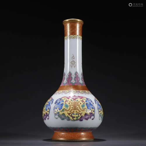 A Fine Famille-rose Enamel Vase