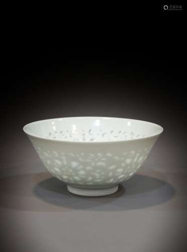 A Chinese 18th century white glazed bowl