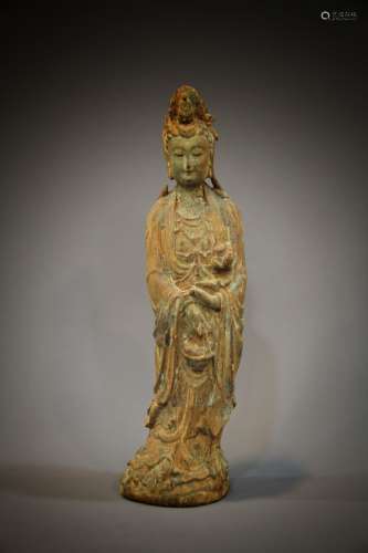 A Chinese wood carving of Guanyin from the 19th to the 20th ...