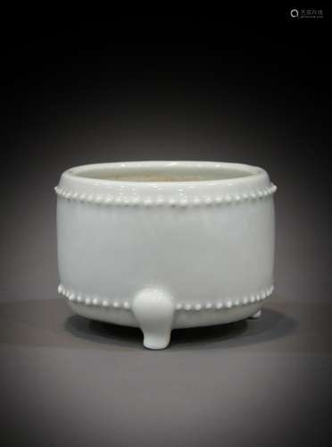 A White Glazed Incense Burner from the 18th to the 19th Cent...