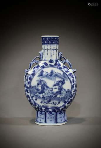 A Chinese porcelain artwork from the 19th to the 20th centur...