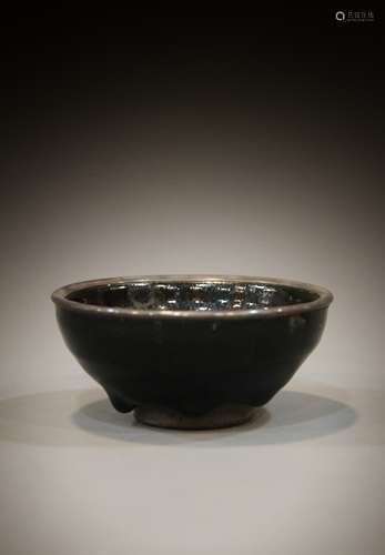 A black porcelain bowl from the 11th-12th centuries in China