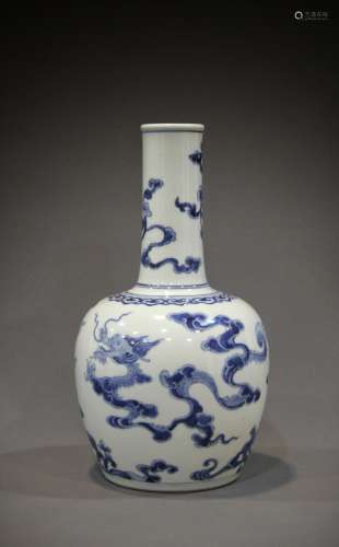 A Chinese 18th century porcelain artwork