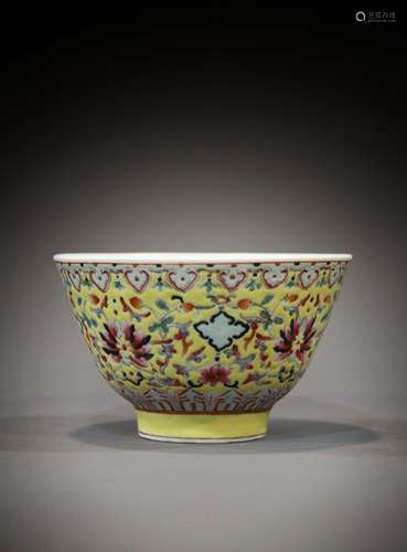 A Chinese 19th century bowl