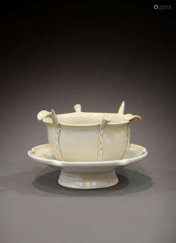 A Chinese porcelain from the 12th-13th centuries