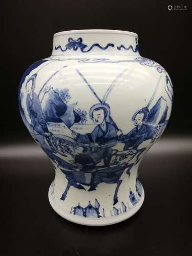 A Chinese 18th century porcelain jar