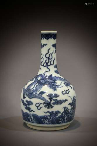 A Chinese bottle from the 18th-19th century