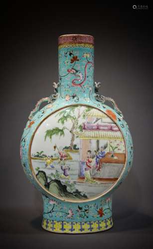 A Chinese 18th century porcelain artwork