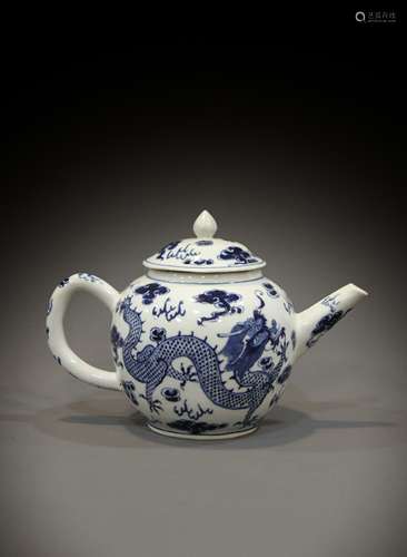 A Chinese porcelain teapot from the 19th-20th century