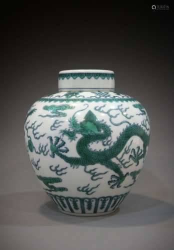 A Chinese 18th-19th century green ornament porcelain