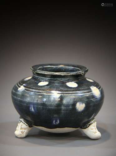 A Chinese 9th-10th century color jar