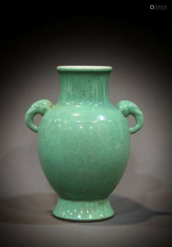 A Chinese green porcelain bottle from the 19th-20th century