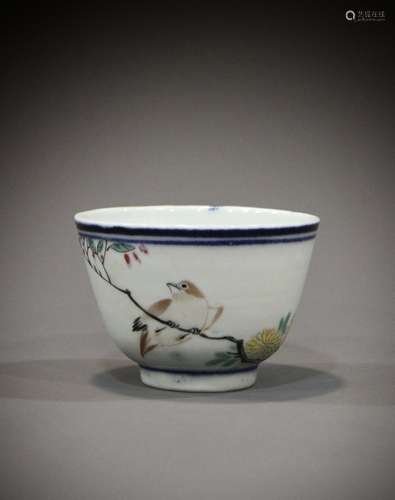 A teacup of a Chinese celebrity