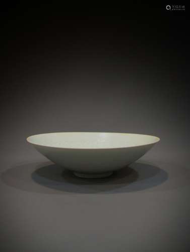 A large Chinese porcelain bowl from the 12th to the 13th cen...