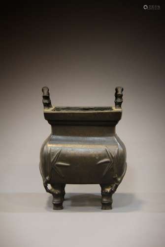 A Chinese copper incense burner from the 19th to the 20th ce...