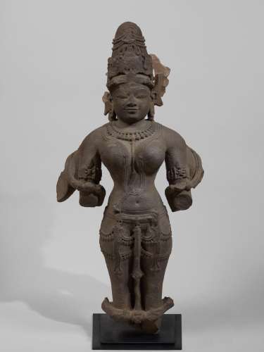 STATUE DE DEVI EN GRÈS INDE DU NORD, X/XIE SIÈCLE