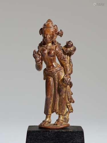 STATUETTE DE DEVI EN ALLIAGE DE CUIVRE  NÉPAL, DÉBUT DE LA P...