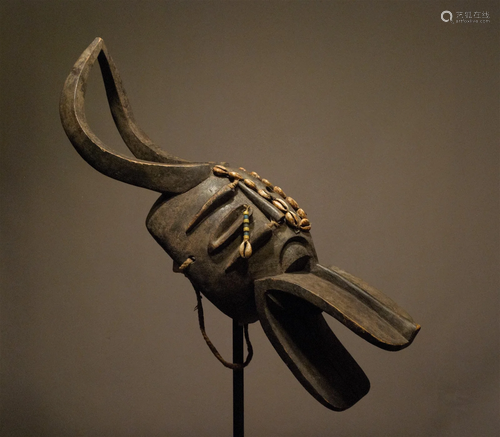 Early-mid 20th C. "Wani-ugo" Mask